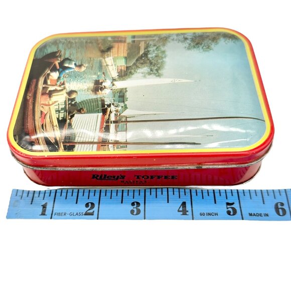 Vintage Rileys Toffee and Grand Floridian Notions Tins Beach Sailing Scenes Pair - Picture 10 of 11